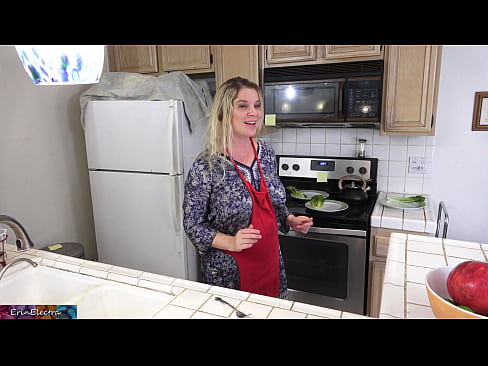 ❤️ A madrasta o ordenha na cozinha antes de sua data Sexo vídeo em nós pt-br.xxxpornolive.ru ☑